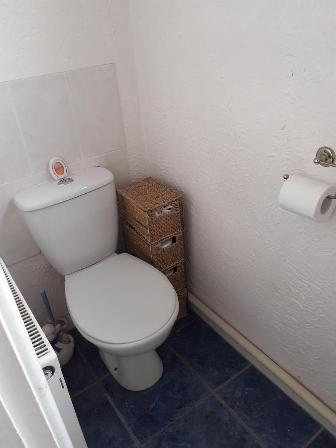 Home From Home Single Or Double Room Netflix Or Virgin Tv Wifi & Free Parking بول المظهر الخارجي الصورة
