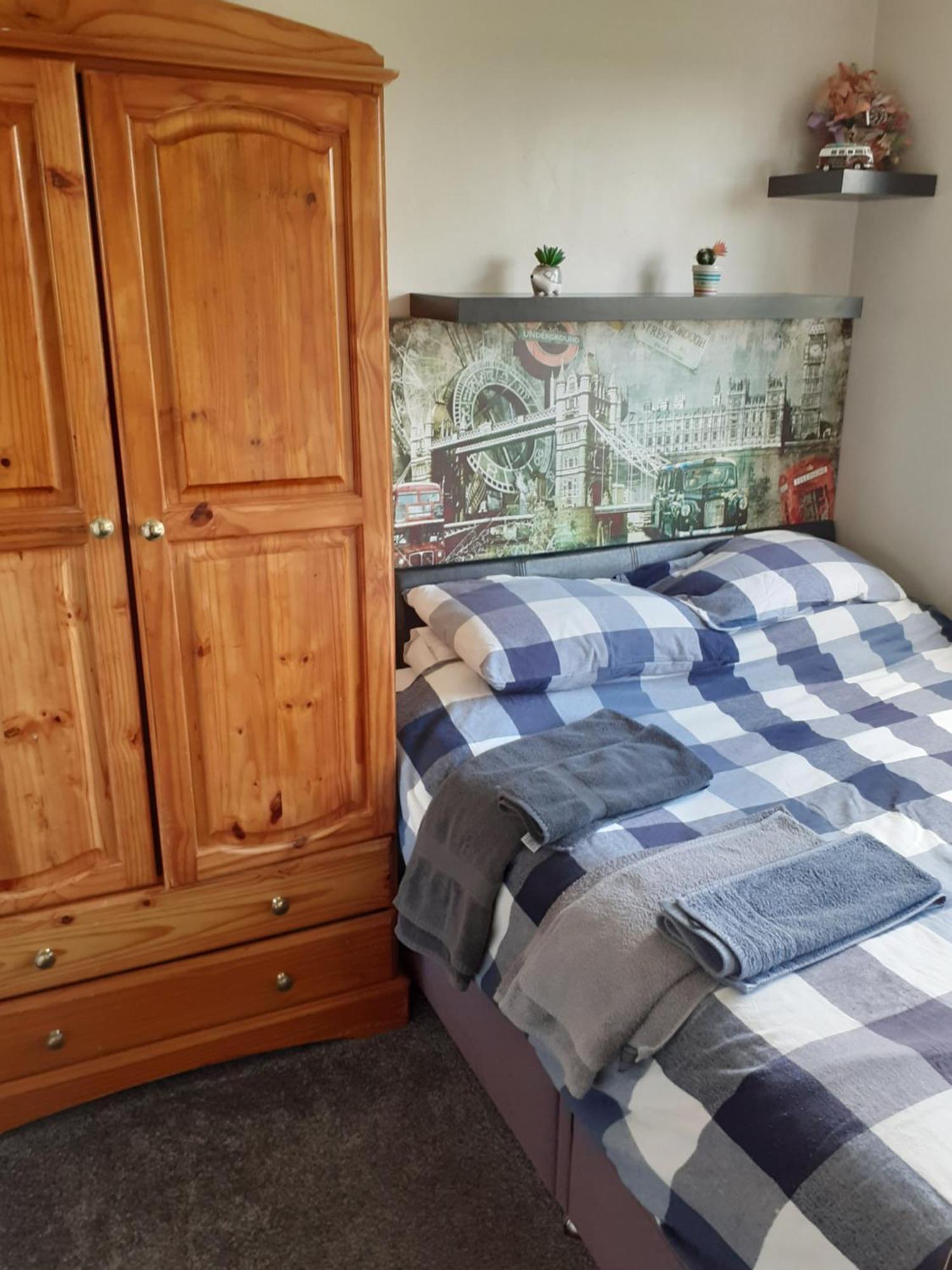 Home From Home Single Or Double Room Netflix Or Virgin Tv Wifi & Free Parking بول المظهر الخارجي الصورة