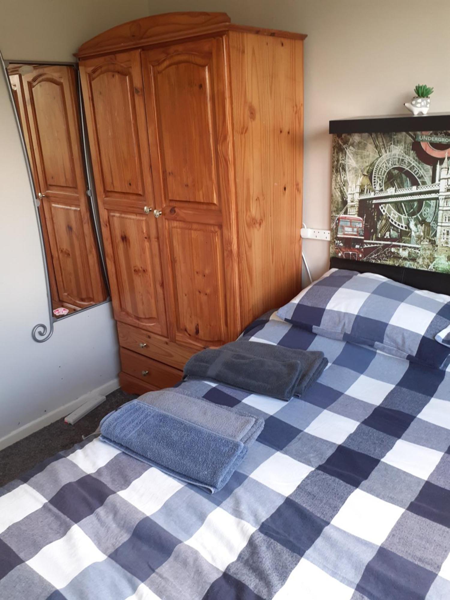 Home From Home Single Or Double Room Netflix Or Virgin Tv Wifi & Free Parking بول المظهر الخارجي الصورة